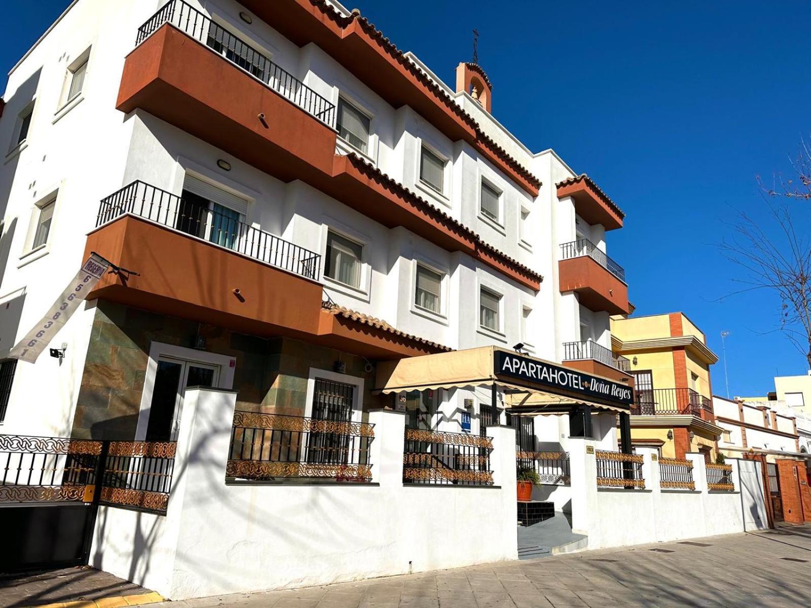 شيبيونا Apartahotel Dona Reyes المظهر الخارجي الصورة