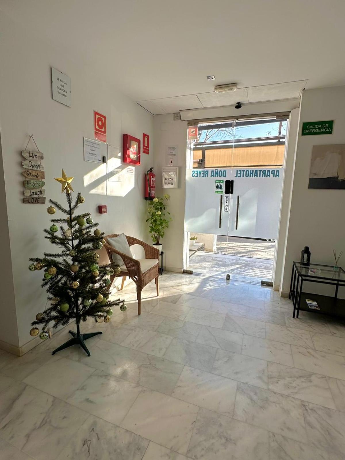 شيبيونا Apartahotel Dona Reyes المظهر الخارجي الصورة
